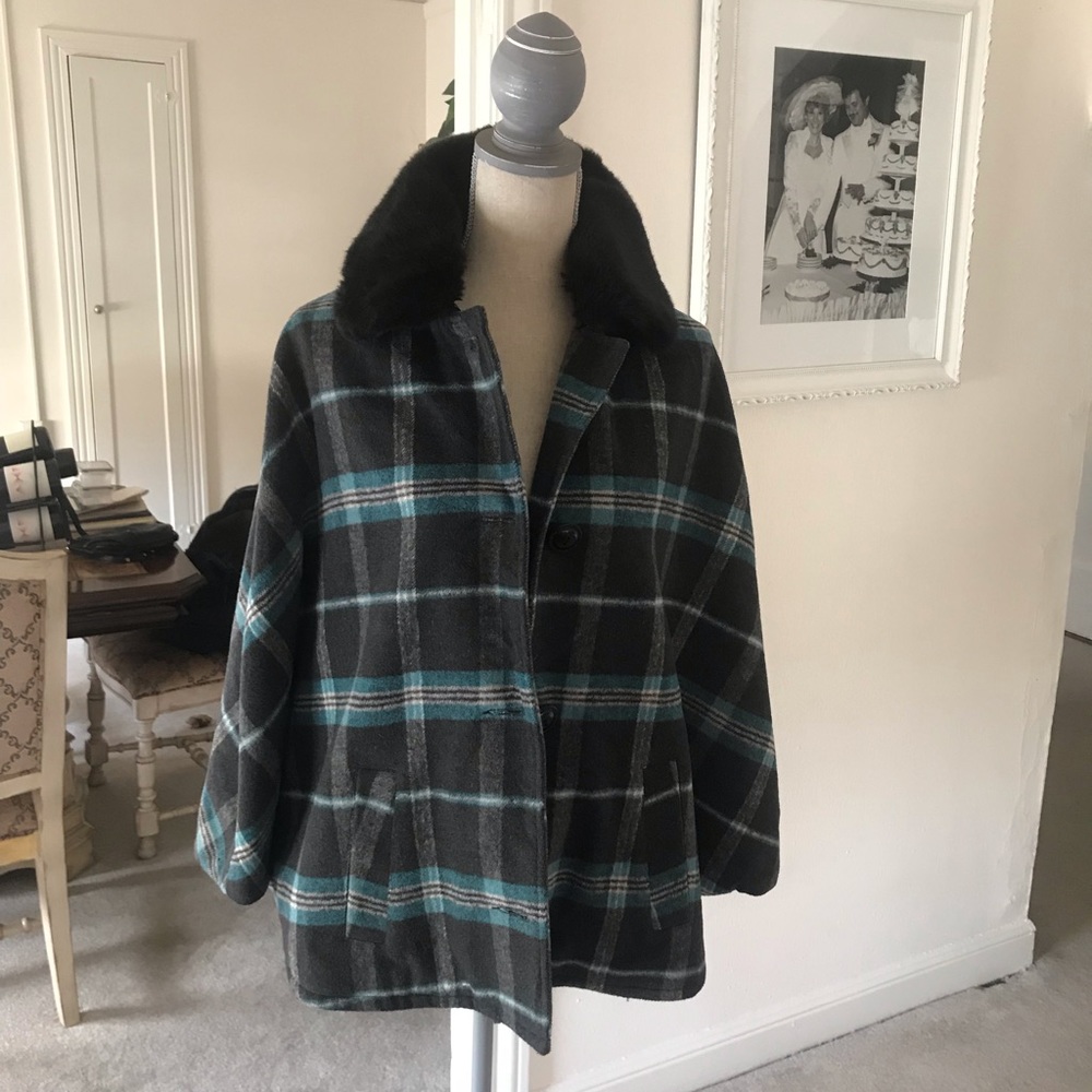 Wool plaid cape with faux fur color